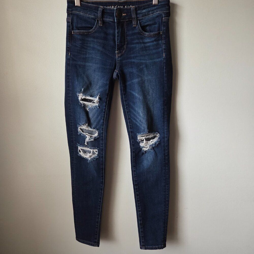 EUC AMERICAN EAGLE OUTFITTERS NEXT LEVEL STRETCH JEGGING RIPPED SIZE 4